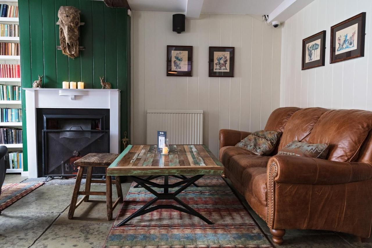 The Black Lion Hotel Little Walsingham Eksteriør billede