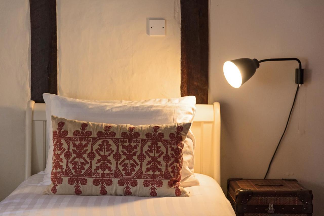 The Black Lion Hotel Little Walsingham Eksteriør billede