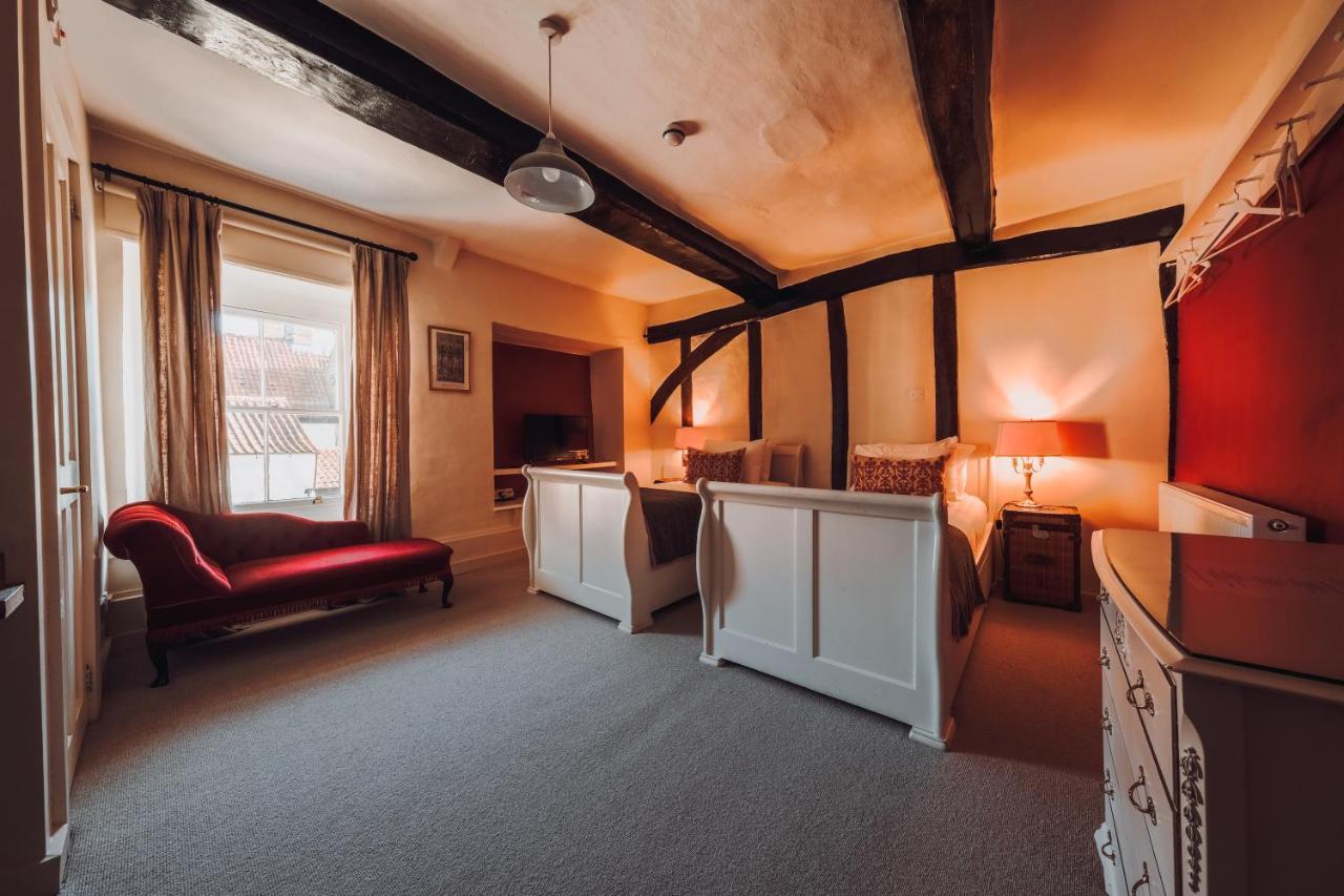 The Black Lion Hotel Little Walsingham Eksteriør billede